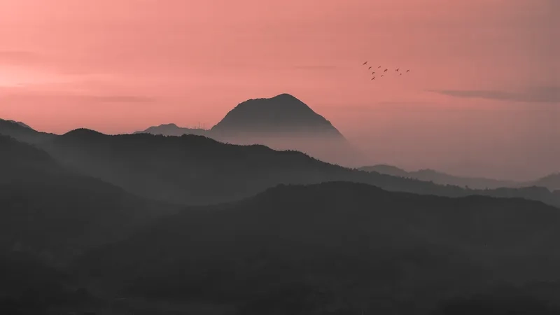 Bóng núi Everest đổ xuống thung lũng