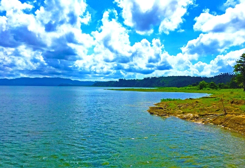 Vẻ đẹp thiên nhiên với hồ nước ngọt thiên nhiên