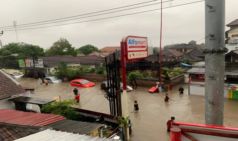 Hiện trường lũ quét ngổn ngang đất đá