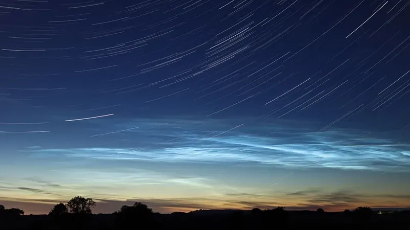 Noctilucent Clouds là gì hiện tượng phát sáng