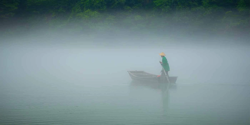 Hiện tượng sương mù xuất hiện khi hơi nước ngưng tụ