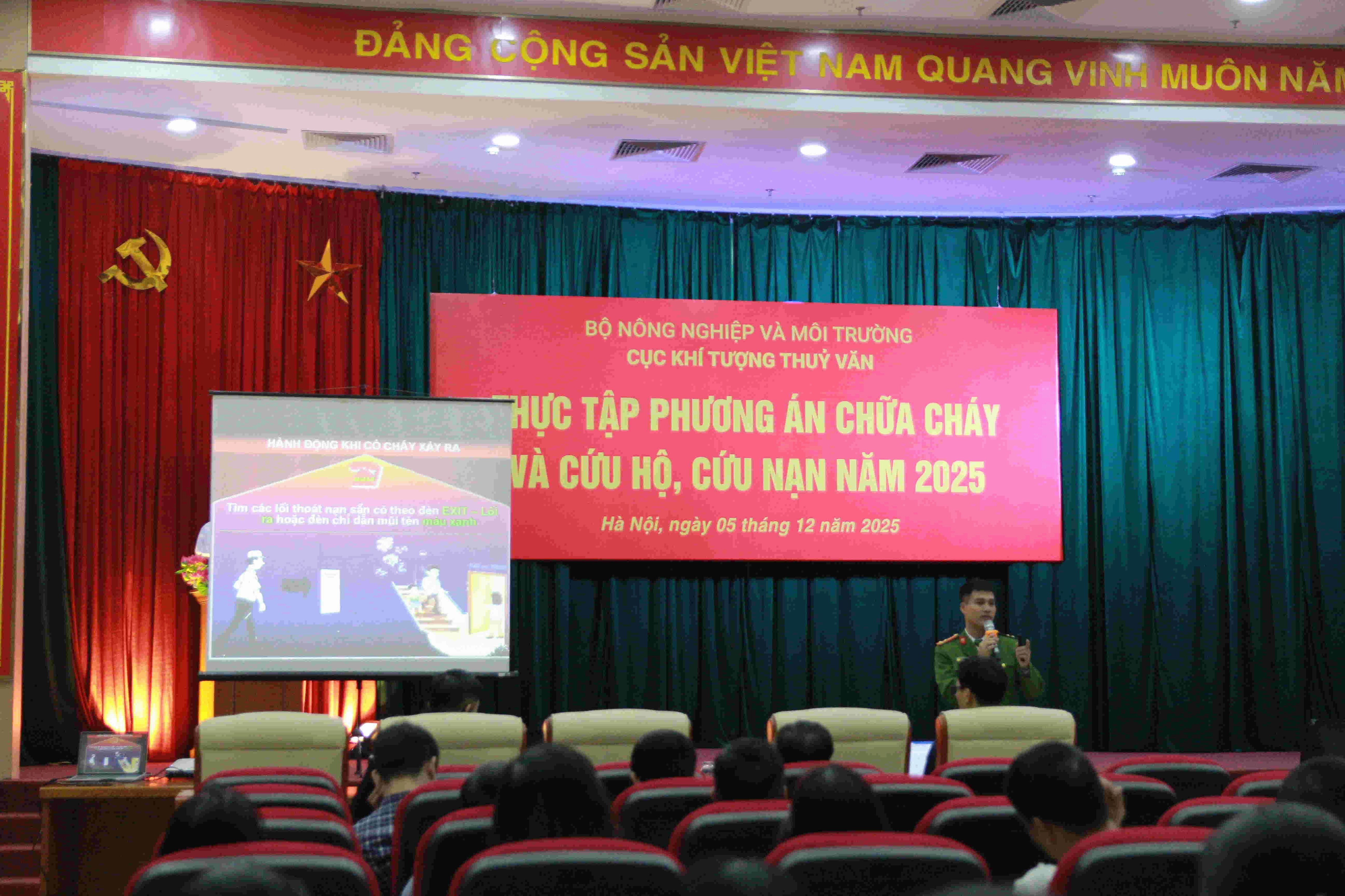 Cục Khí tượng tổ chức thực tập chữa cháy cứu hộ năm 2025