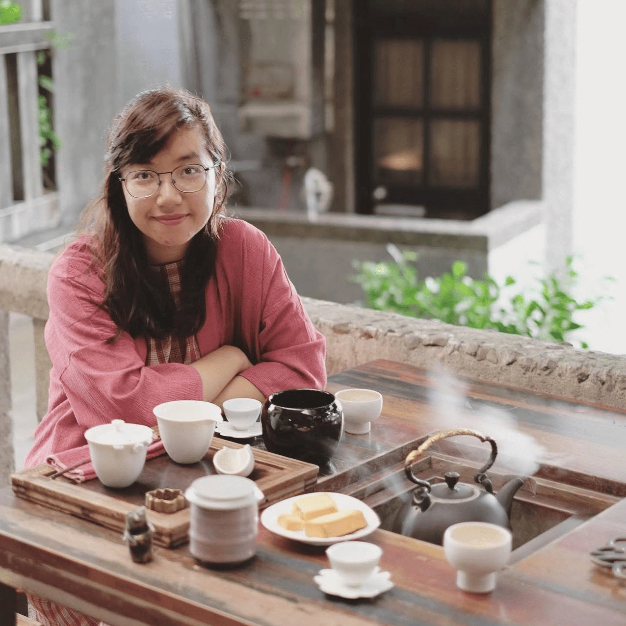 Hoàng Mỹ Hạnh liên quan đến chủ đề bức xạ mặt trời