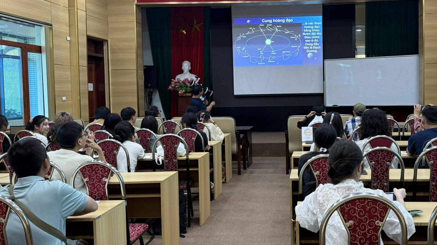 Lớp Học Thiên Văn Tháng 9 Tái Khám Phá Tri Thức Cổ Xưa Qua Đồng Hồ Mặt Trời Và Tinh Bàn