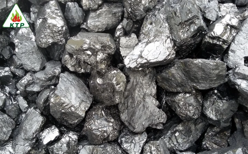Than đá anthracite giàu carbon ít tạp chất