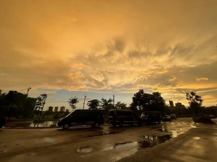 Trời màu vàng là hiện tượng gì như sky.jpg
